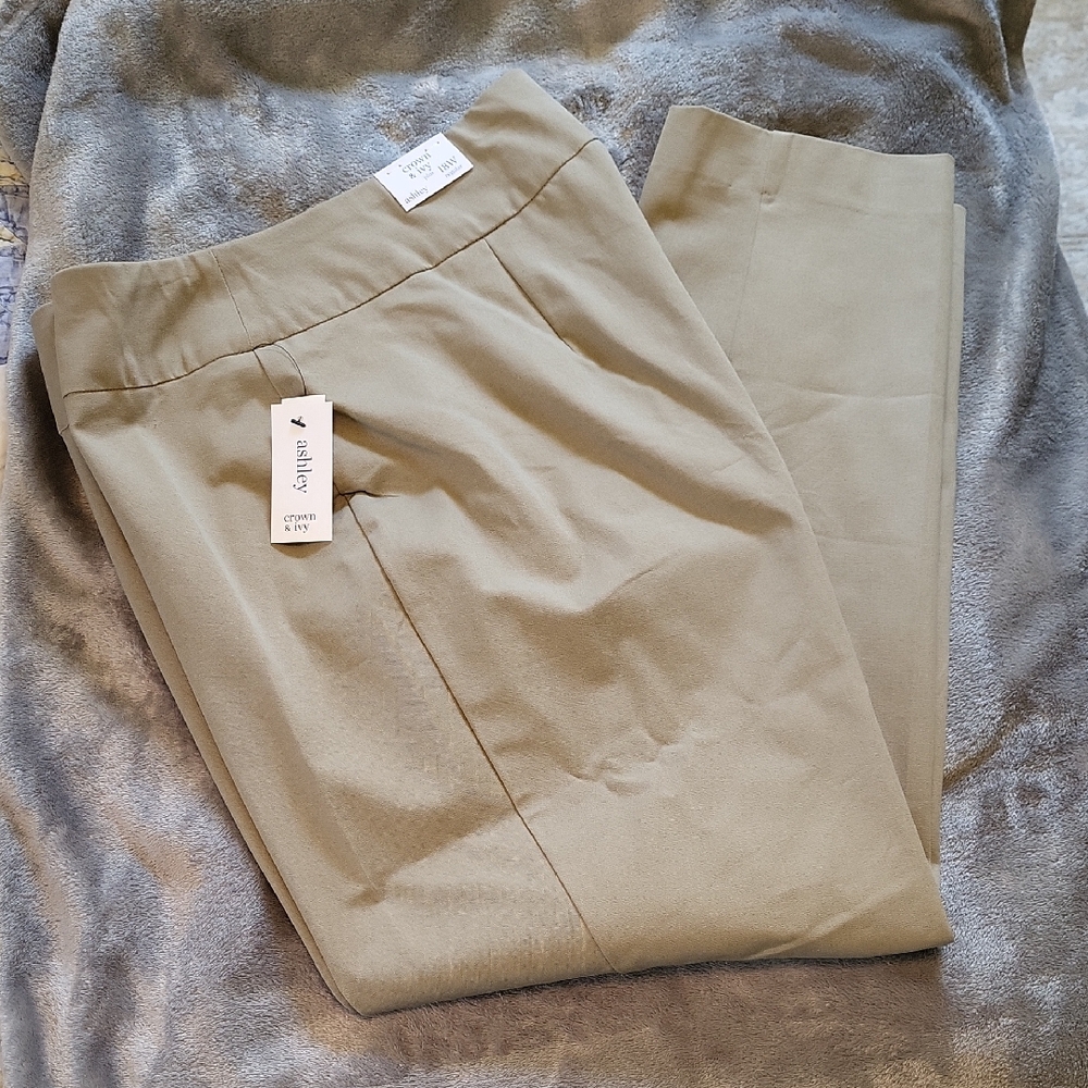 Crown & Ivy Tapered Leg Ladies Pants